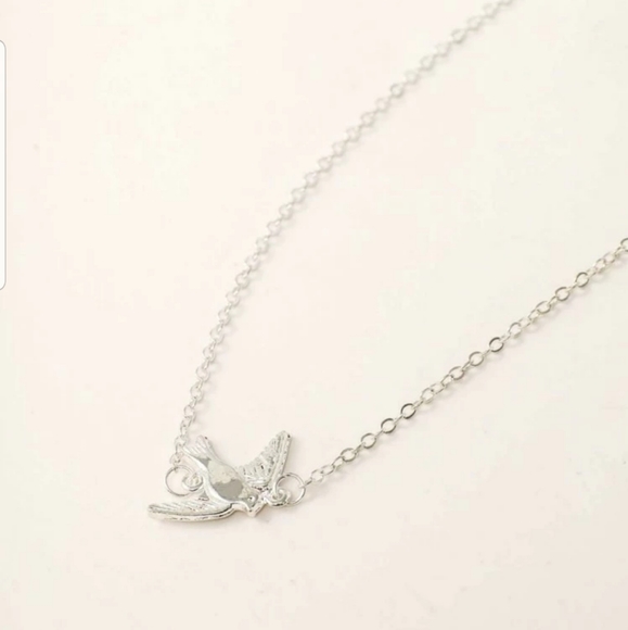 °Lady° Silver Swallow Necklace - Picture 2 of 5